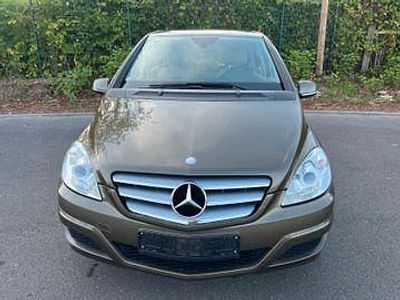 Mercedes B200