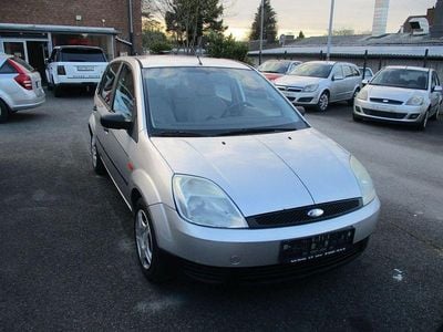 Gebraucht Ford Fiesta Basis 69 PS (50 kW) 2003 Silber Kleinwagen