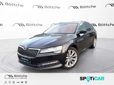 Gebraucht Skoda Superb Style 200 PS (147 kW) 2022 Schwarzmagic perleffekt Kombi