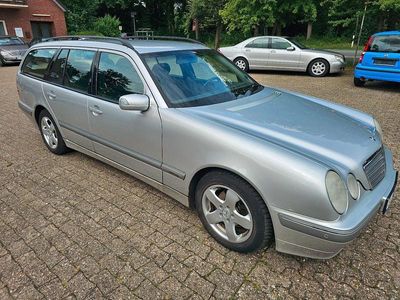 Mercedes E200