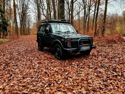 Gebraucht Lada niva 83 PS (61 kW) 2007 Grün SUV