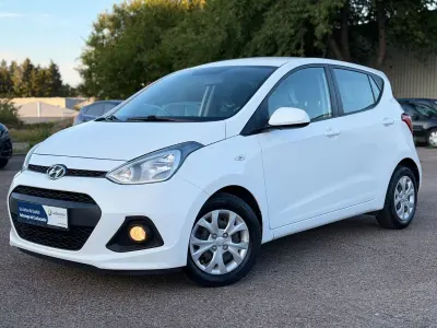 Gebraucht Hyundai i10 Style 67 PS (49 kW) 2015 Weiß Kleinwagen
