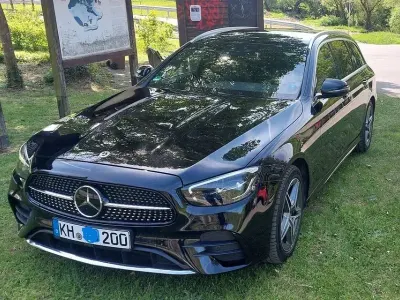 Gebraucht Mercedes E400 330 PS (242 kW) 2022 Schwarz Limousine