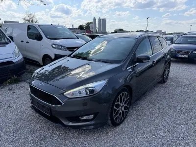 Gebraucht Ford Focus ST-Line 182 PS (133 kW) 2015 Grau Limousine