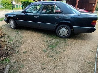 Gebraucht Mercedes E300 1989 Schwarz Limousine