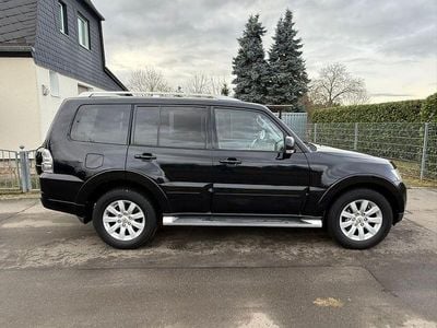 Gebraucht Mitsubishi Pajero Instyle 200 PS (147 kW) 2010 Schwarz SUV