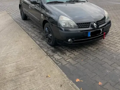 Gebraucht Renault Clio II 75 PS (55 kW) 2003 Schwarz Kleinwagen