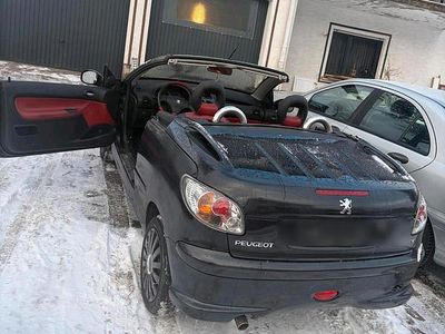 Schwarz Gebraucht 2004 Peugeot 206 CC Cabrio | 1.900 € (Etwas zu teuer)