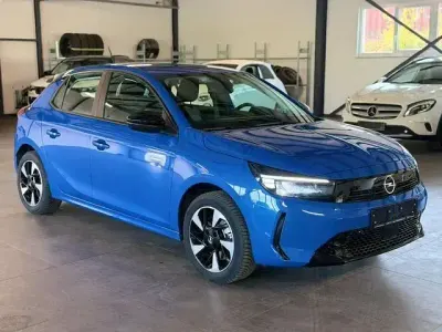Begagnad Opel Corsa-e Edition 100 kW (136 HK) 2023 Blå Halvkombi