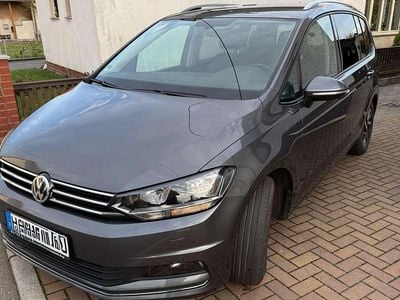 Grau Gebraucht 2018 VW Touran Join Van / Kleinbus | 17.200 € (Fairer Preis)