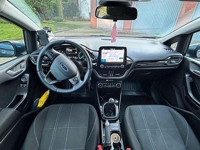Gebraucht Ford Fiesta Cool & Connect 86 PS (63 kW) 2019 Blau Kleinwagen