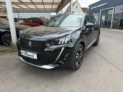 Gebraucht Peugeot 2008 GT 100 kW (136 PS) 2022 Perlaneraschwarz SUV