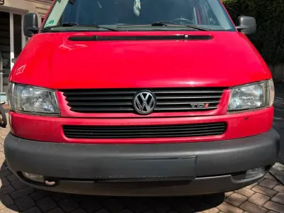 Gebraucht VW Multivan 151 PS (111 kW) 2000 Rot Van / Kleinbus
