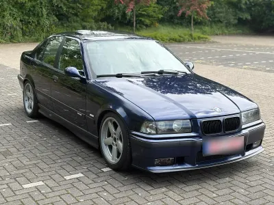 Używany BMW 320 M Sport 150 KM (110 kW) 1993 Niebieski Sedan/Limuzyna