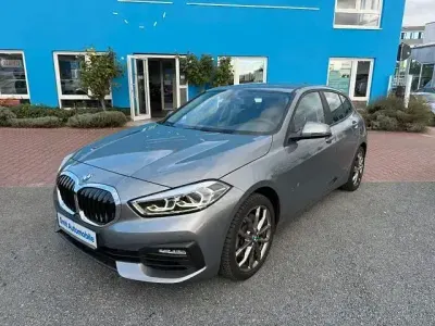 Używany BMW 120 Advantage 178 KM (130 kW) 2024 Szary Hatchback