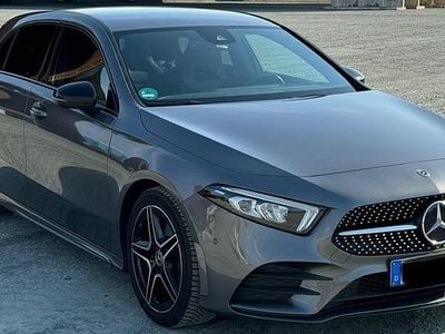 Grau Gebraucht 2019 Mercedes A220 AMG line Limousine | 22.999 € (Fairer Preis)