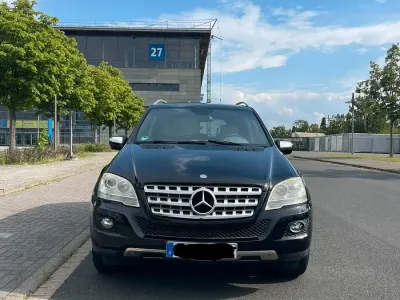 Gebraucht Mercedes ML300 204 PS (150 kW) 2010 Schwarz SUV