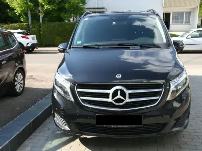 Używany Mercedes V220 Edition 163 KM (119 kW) 2018 Czarny Minivan