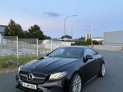 Gebraucht Mercedes E300 AMG line 245 PS (180 kW) 2018 Schwarz Coupé