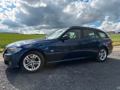 Gebraucht BMW 320 184 PS (135 kW) 2012 Blau Kombi