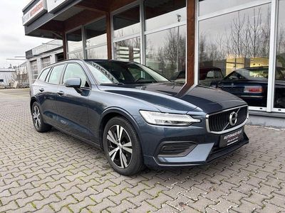 Blau Gebraucht 2021 Volvo V60 Momentum Kombi | 24.860 € (Fairer Preis)