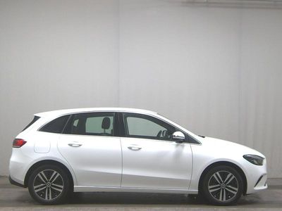 Weiss Gebraucht 2022 Mercedes B250e Progressive Van / Kleinbus | 18.980 € (Superpreis)