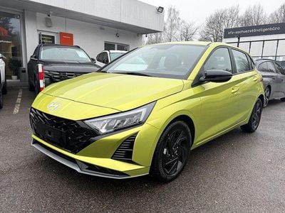 Neu Hyundai i20 90 PS (66 kW) 2025 Gelb Limousine