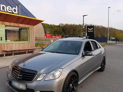 Usata Mercedes E500 AMG 387 CV (284 kW) 2010 Grigio Berlina
