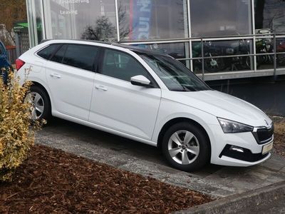Weiß Gebraucht 2023 Skoda Scala Style Kleinwagen | 24.900 € (Fairer Preis)