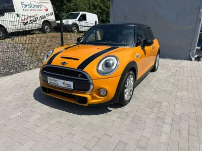 Gebraucht Mini Cooper S Coupé 192 PS (141 kW) 2016 Volcanic orange uni Coupé