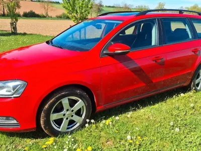 Gebraucht VW Passat Comfortline 140 PS (102 kW) 2013 Rot Kombi