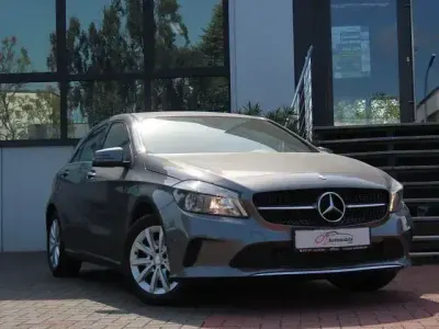 Gebraucht Mercedes A180 Style 109 PS (80 kW) 2015 Grau Limousine