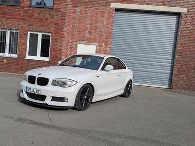 Gebraucht BMW 120 Performance 177 PS (130 kW) 2012 Weiß Kleinwagen