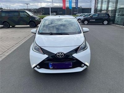 Gebraucht Toyota Aygo X-play 69 PS (50 kW) 2017 Weiß Kleinwagen