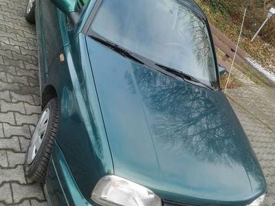 Second-hand VW Golf III 75 CP (55 kW) 1997 Verde Berlinǎ