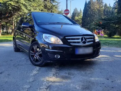Gebraucht Mercedes B200 148 PS (108 kW) 2009 Schwarz Van / Kleinbus