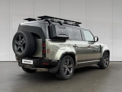Gebraucht Land Rover Defender SE Dynamic 304 PS (223 kW) 2024 Pangea green SUV