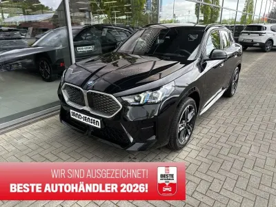Gebraucht BMW iX2 M Sport 150 kW (204 PS) 2025 Schwarz sapphire metallic SUV