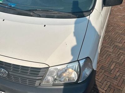 Weiß Gebraucht 2007 Toyota HiAce Van / Kleinbus | 6.500 € (Etwas zu teuer)