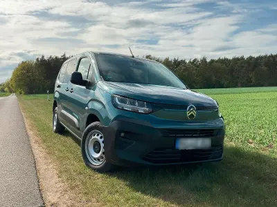 Gebraucht Citroën Berlingo 102 PS (75 kW) 2025 Blau Van / Kleinbus