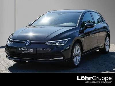 Gebraucht VW Golf VIII Style 150 PS (110 kW) 2024 Grau Limousine