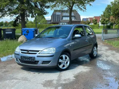 Usata Opel Corsa 60 CV (44 kW) 2004 Argento Utilitaria