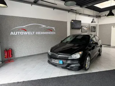 Gebraucht Opel Astra GTC Sport 140 PS (102 kW) 2008 Schwarz Limousine