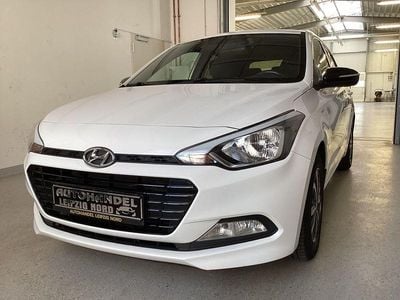 Gebraucht Hyundai i20 Passion 84 PS (61 kW) 2018 Weiß Limousine