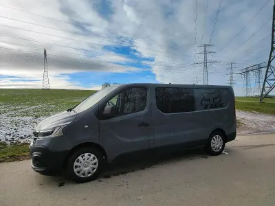 Używany Renault Trafic 170 KM (125 kW) 2020 Szary Minivan