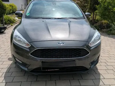 Gebraucht Ford Focus 125 PS (91 kW) 2026 Grau Kombi