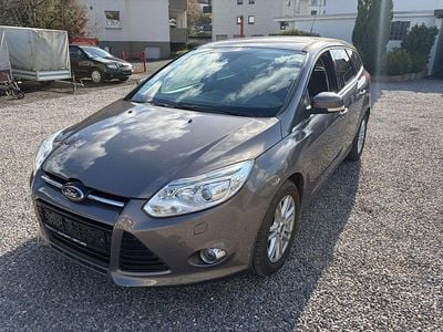Gebraucht Ford Focus Trend 125 PS (91 kW) 2012 Grau Limousine