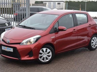 Gebraucht Toyota Yaris Hybrid Life 75 PS (55 kW) 2012 Rot Kleinwagen