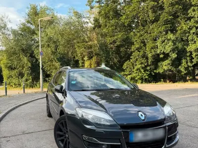 Gebraucht Renault Laguna III 173 PS (127 kW) 2011 Kombi