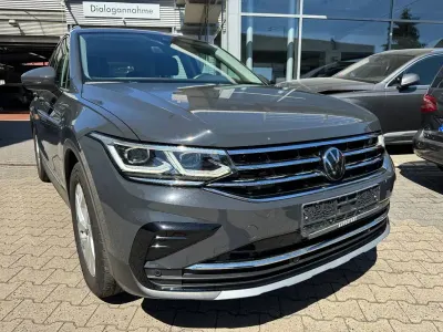 Gebraucht VW Tiguan Elegance 150 PS (110 kW) 2023 Grau SUV